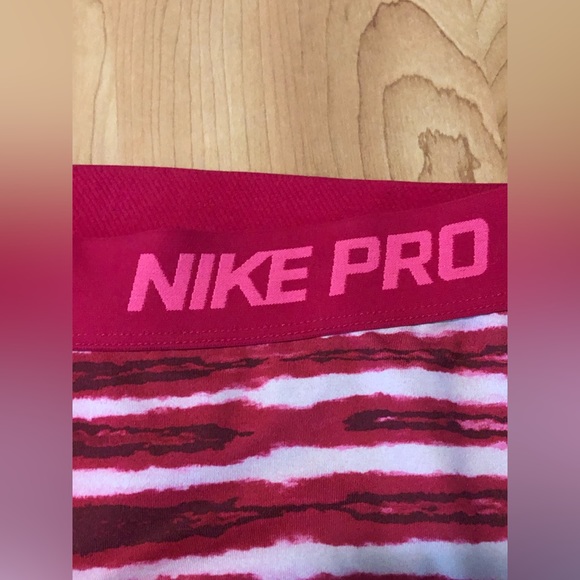 Pink Nike Pro dri-fit tiger striped capri leggings - Picture 3 of 6